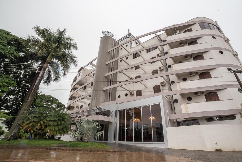 Piloes Palace Hotel Mineiros Exterior photo