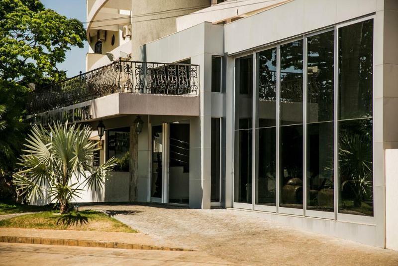 Piloes Palace Hotel Mineiros Exterior photo